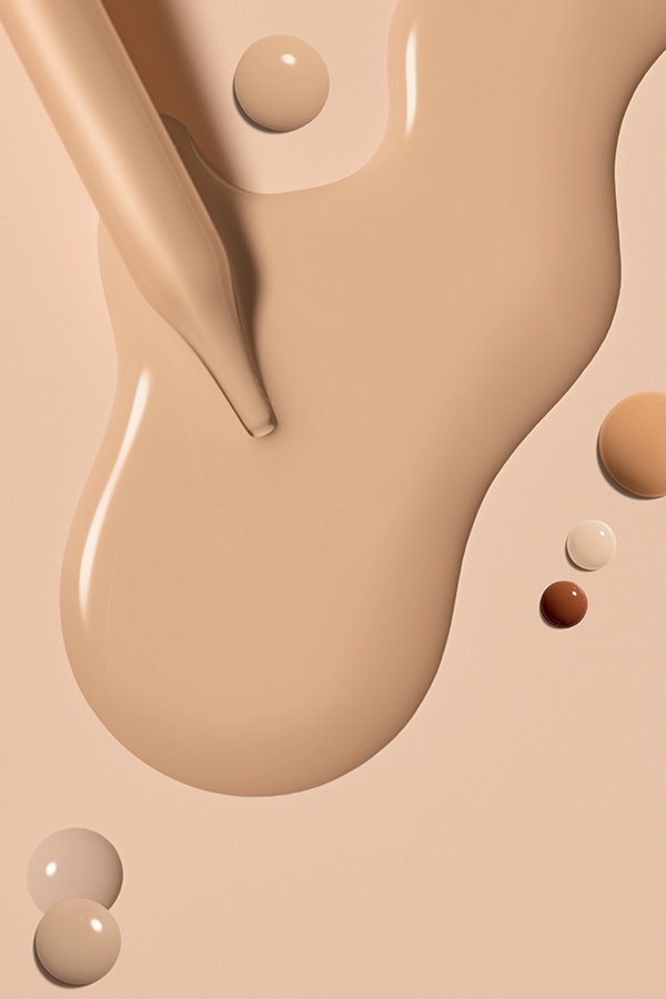 Green Edition - Illustrative picture of foundation liquid