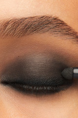 Application macro étape2 Info produit Crayon gel Tattoo Liner Smokey