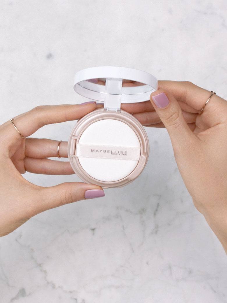 Fond de teint liquide Maybelline Dream Cushion conseils d’application étape1