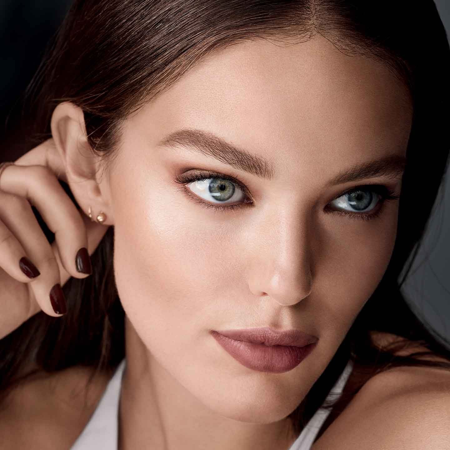 maybelline contoring left image 2 1440x1440